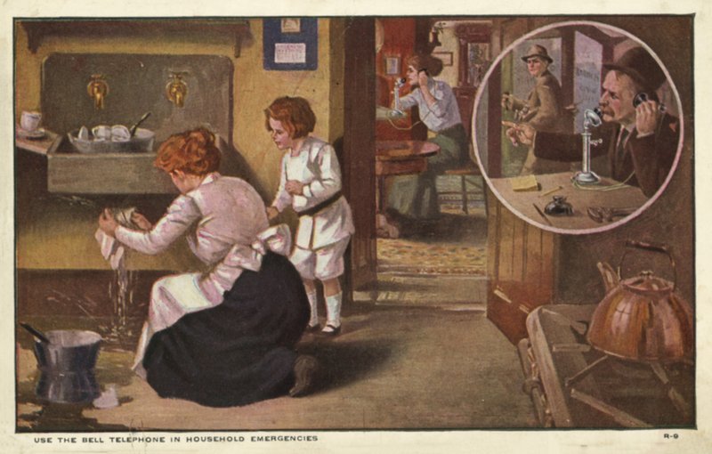 Frau telefoniert mit einem Klempner von American School