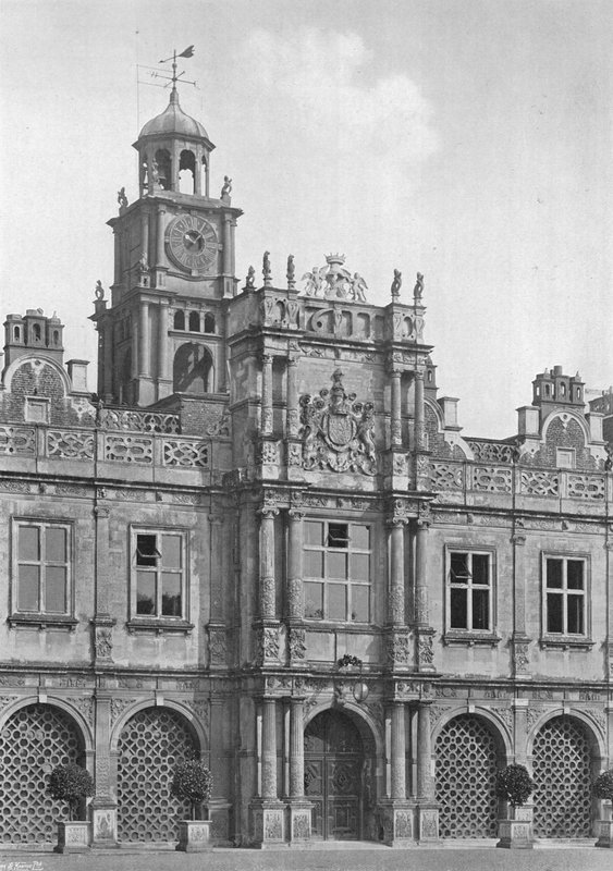 Uhrturm und Südeingang von Charles Latham