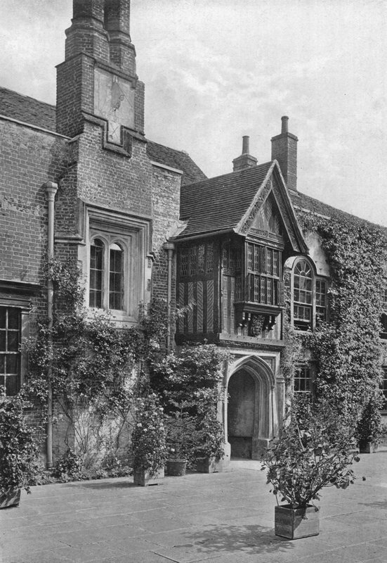 Blumen im Innenhof von Charles Latham
