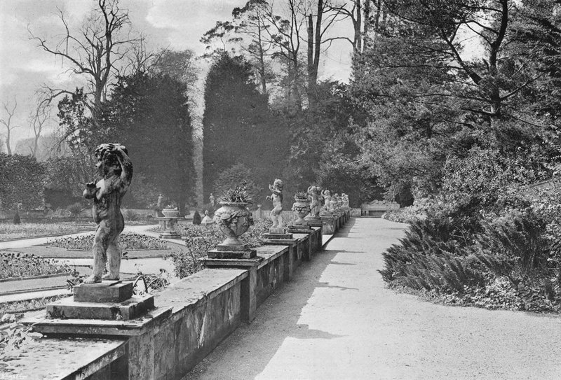 Auf der Terrasse von Charles Latham