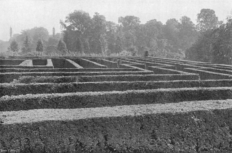 Teil des Labyrinths (fast die Hälfte) von Charles Latham