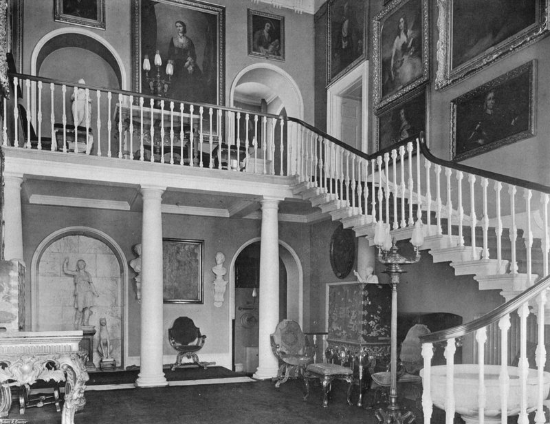 Südhall von Charles Latham