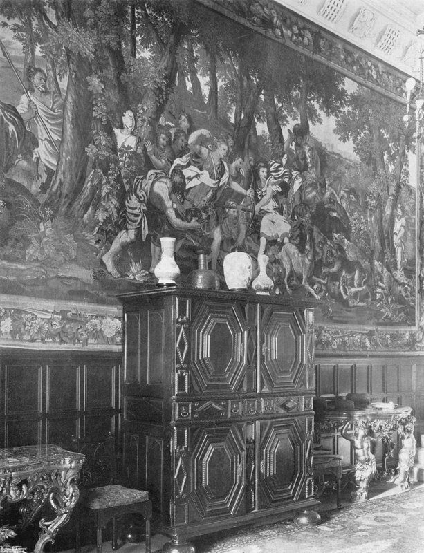 Der Atalanta-Wandteppich in der Eingangshalle von Charles Latham
