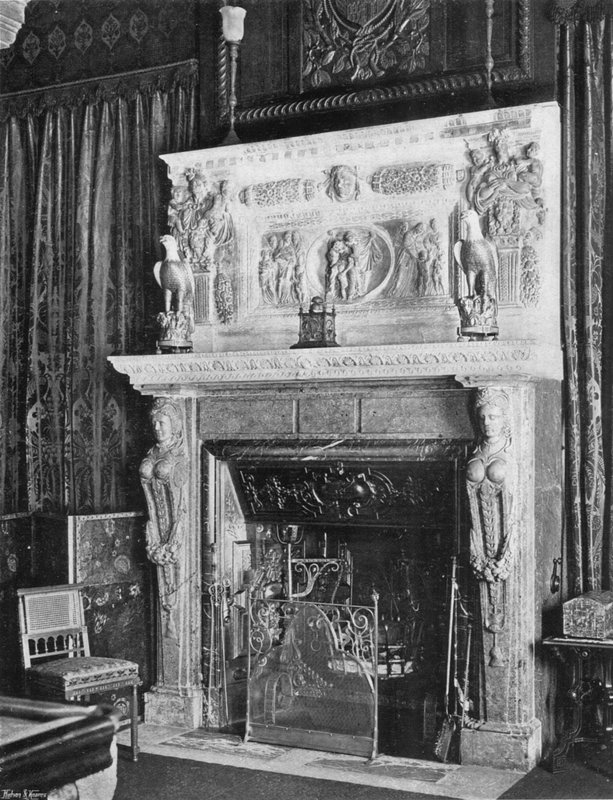 Der Kamin im Billardzimmer von Charles Latham