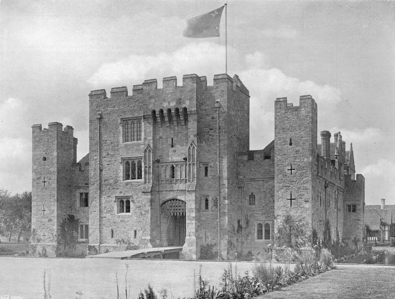 Das Torhaus von Südosten von Charles Latham