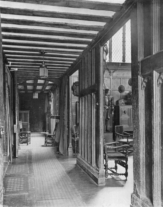 Der Hallenbildschirm von Charles Latham