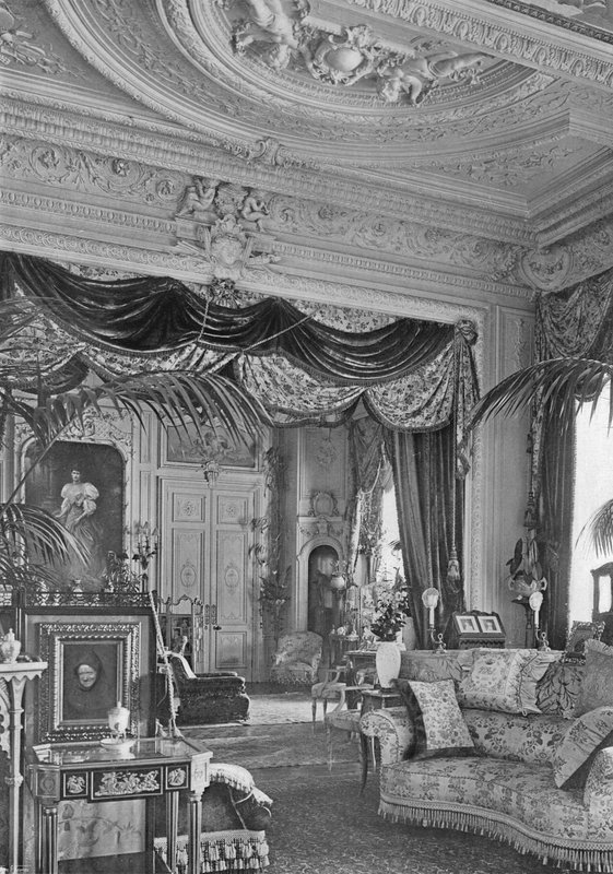 Der Hauptsalon von Charles Latham