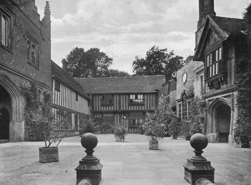 Der Innenhof von Charles Latham