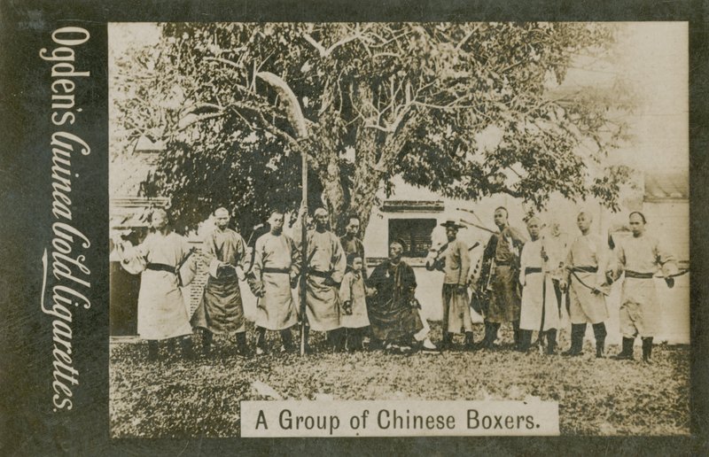 Eine Gruppe chinesischer Boxer von Chinese Photographer