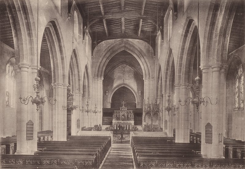 Arundel: Pfarrkirche Innenansicht von English Photographer