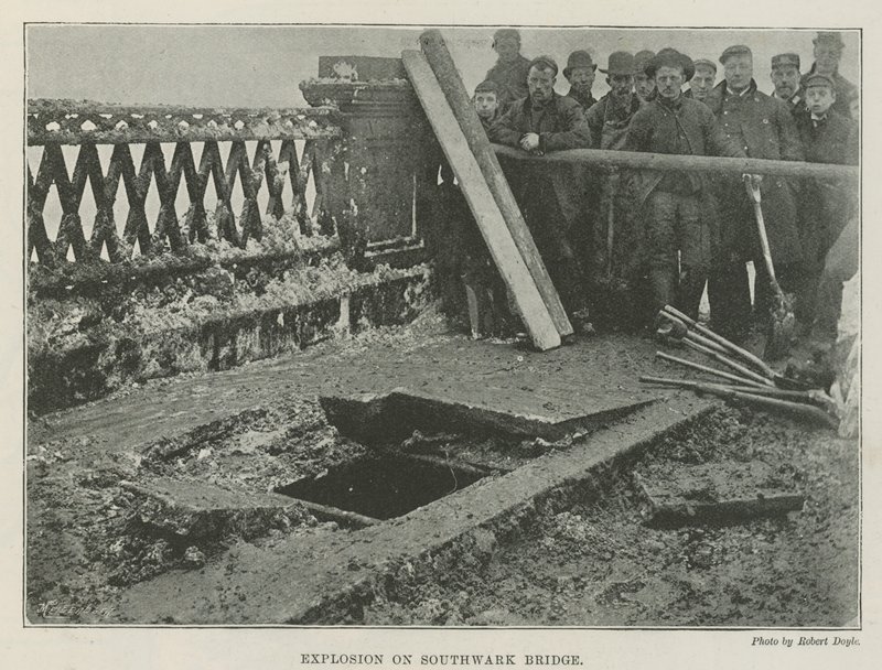 Explosion auf der Southwark Bridge von English Photographer