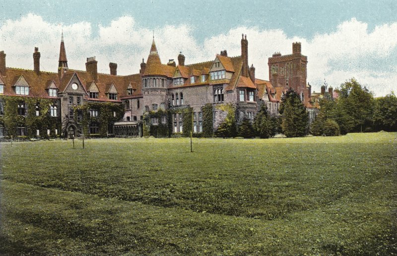 Girton College von English Photographer