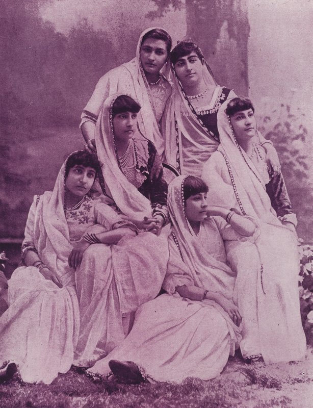 Gruppe von Parsee-Damen von English Photographer