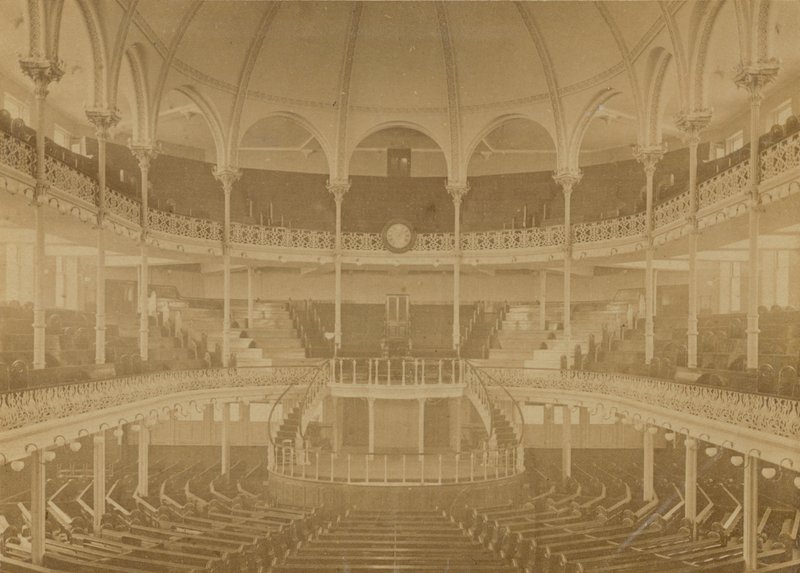 Innenansicht des Spurgeons Tabernakels von English Photographer