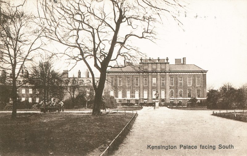 Kensington Palace nach Süden ausgerichtet von English Photographer