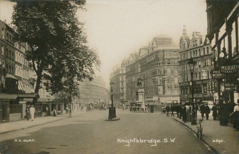 Knightsbridge, London von English Photographer