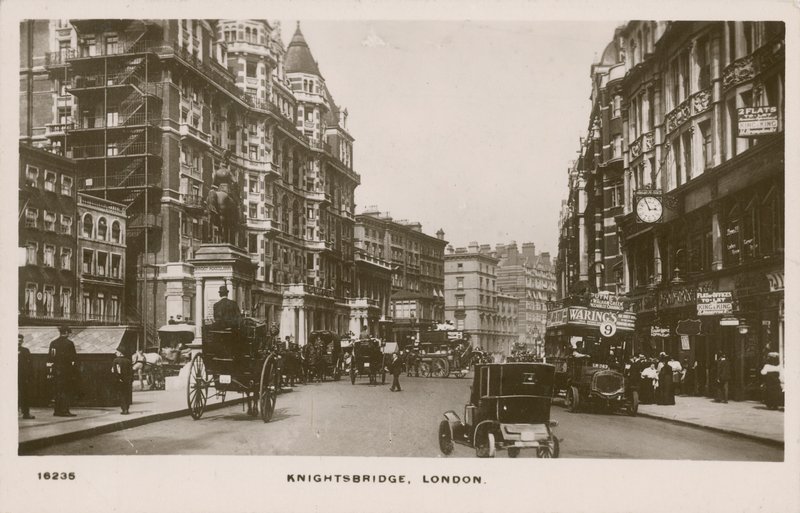 Knightsbridge, London von English Photographer