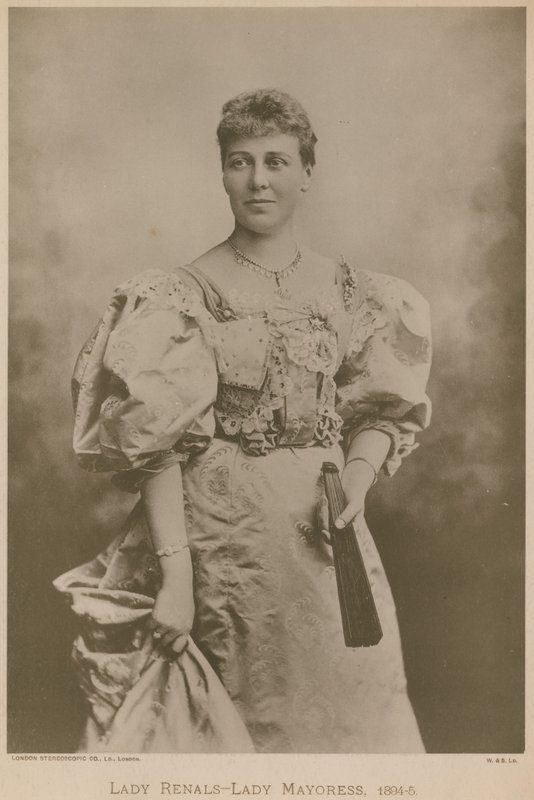 Lady Renals - Lady Mayoress, 1894-95 von English Photographer