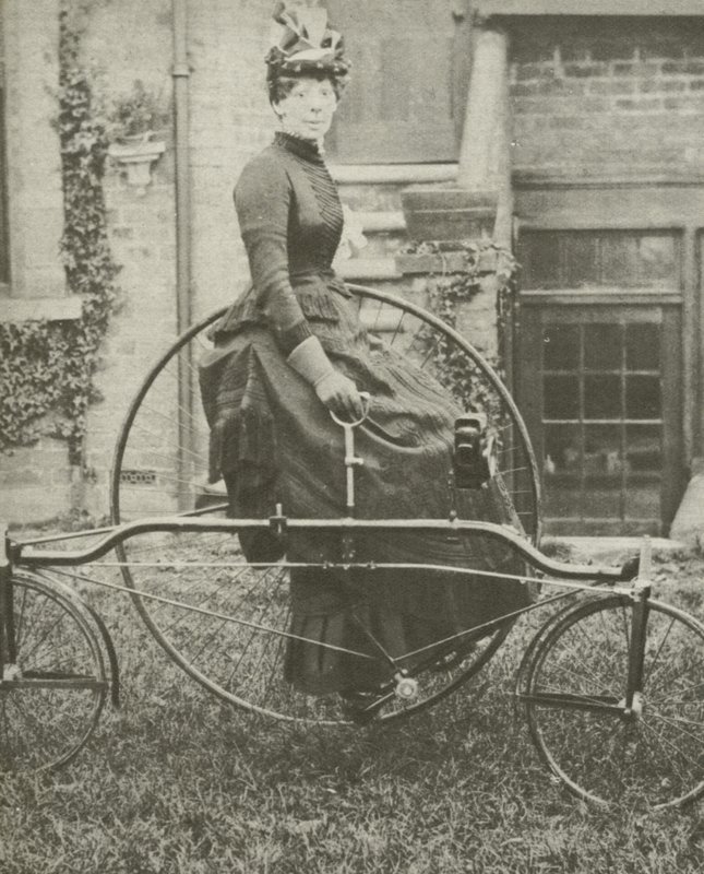Dame auf Dreirad von English Photographer