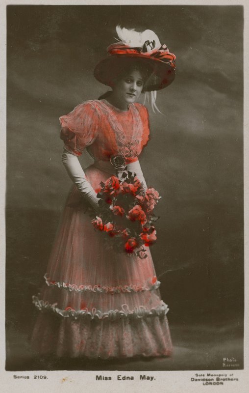 Miss Edna May von English Photographer