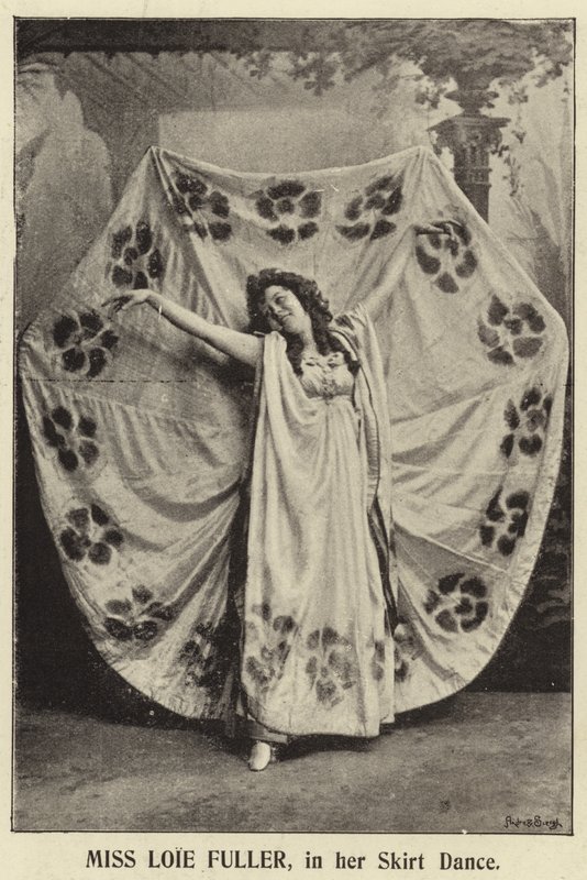 Miss Loie Fuller in ihrem Rocktanz von English Photographer