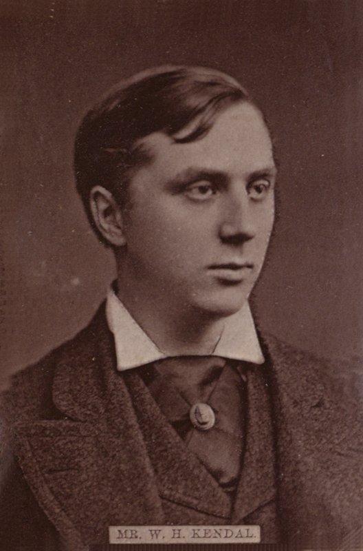 Mr. W. H. Kendal von English Photographer