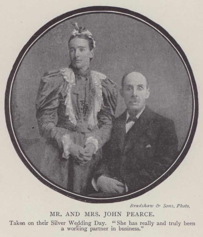 Herr und Frau John Pearce (s/w Foto) von English Photographer