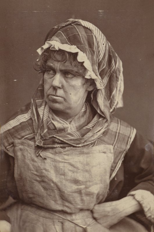 Mrs. Huntley von English Photographer