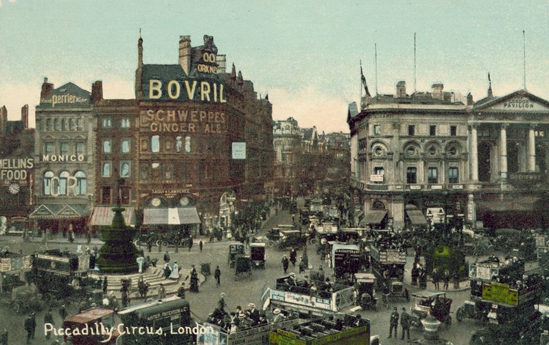 Piccadilly Circus, London von English Photographer