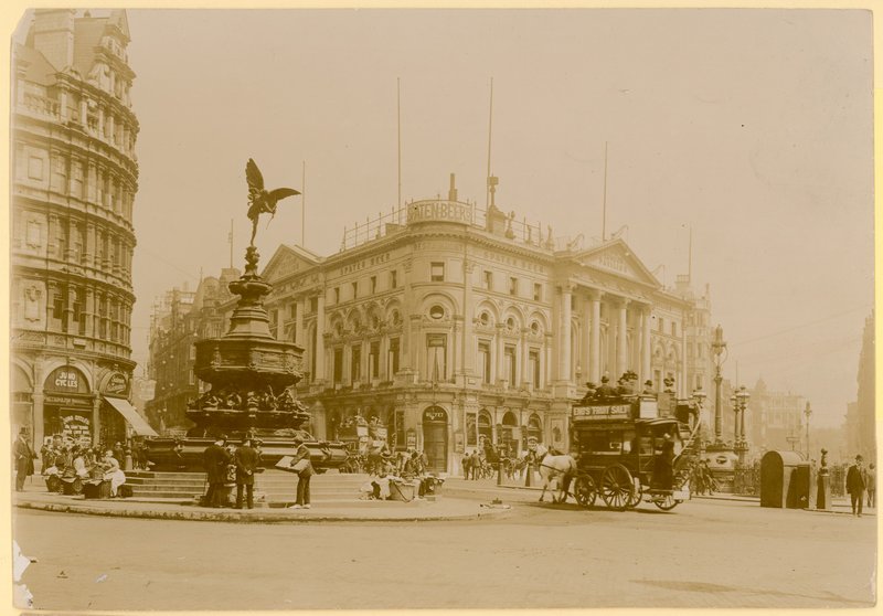Piccadilly Circus, London von English Photographer