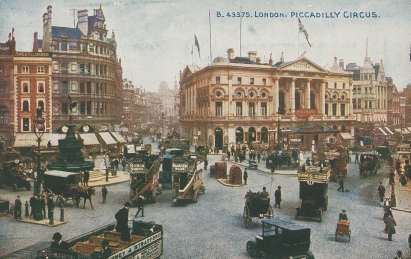 Piccadilly Circus, London von English Photographer