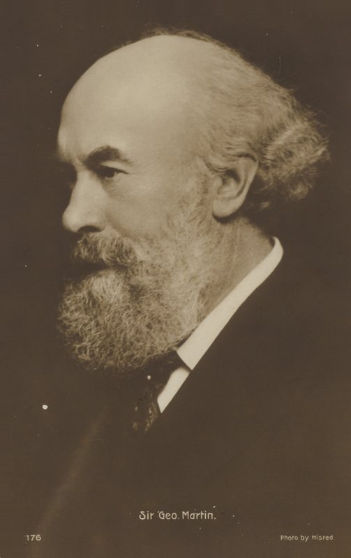 Porträt von Sir George Martin von English Photographer