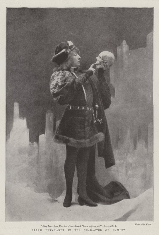 Sarah Bernhardt in der Rolle des Hamlet von English Photographer