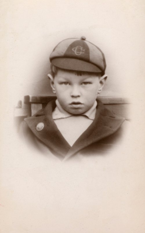 Schuljunge in Uniform von English Photographer