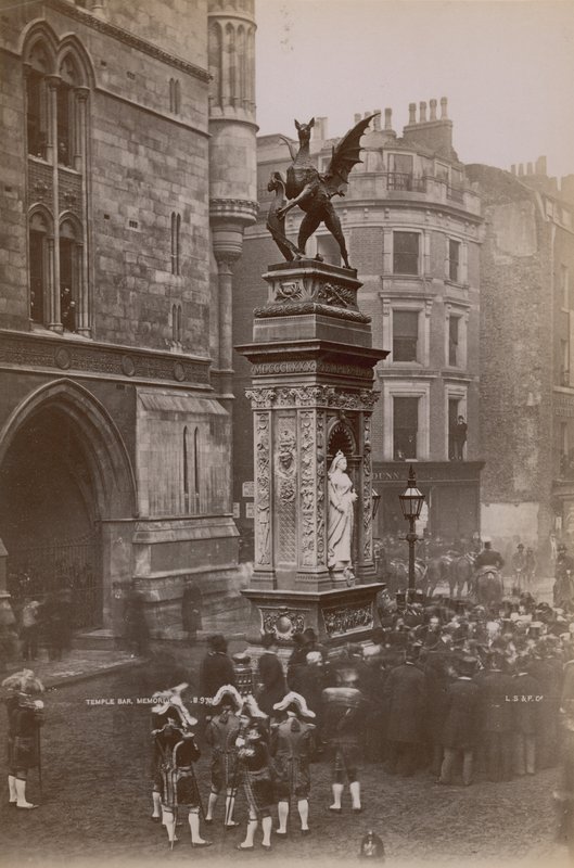 Temple Bar Memorial von English Photographer