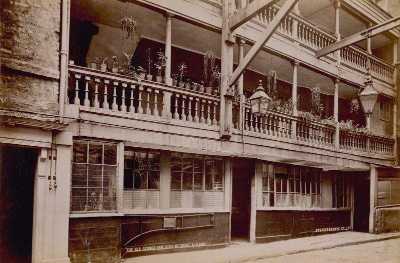 The George, Southwark von English Photographer