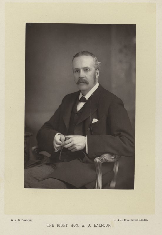 Der ehrenwerte A. J. Balfour von English Photographer