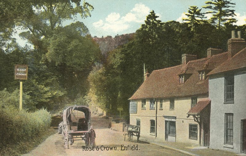 The Rose and Crown, Enfield von English Photographer