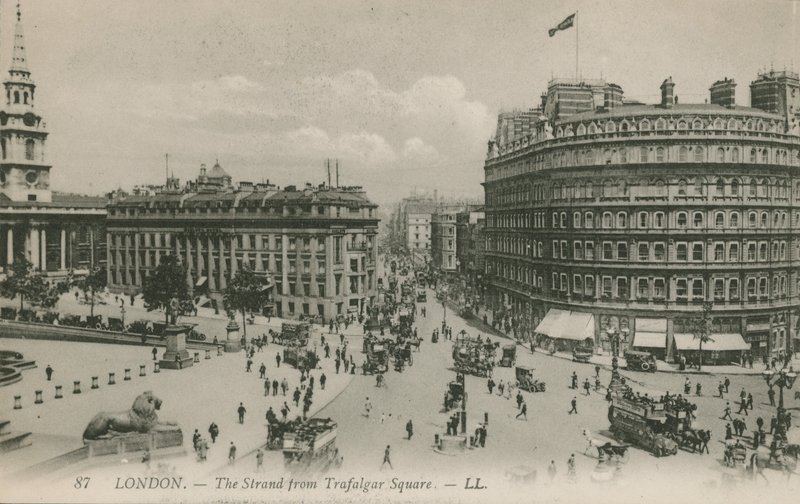 The Strand vom Trafalgar Square, London von English Photographer