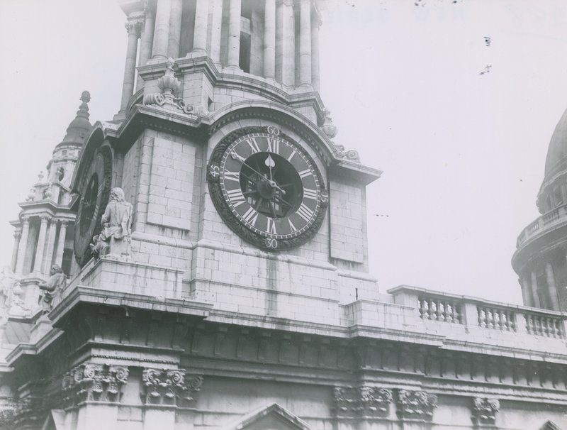 Die Uhr der St. Paul