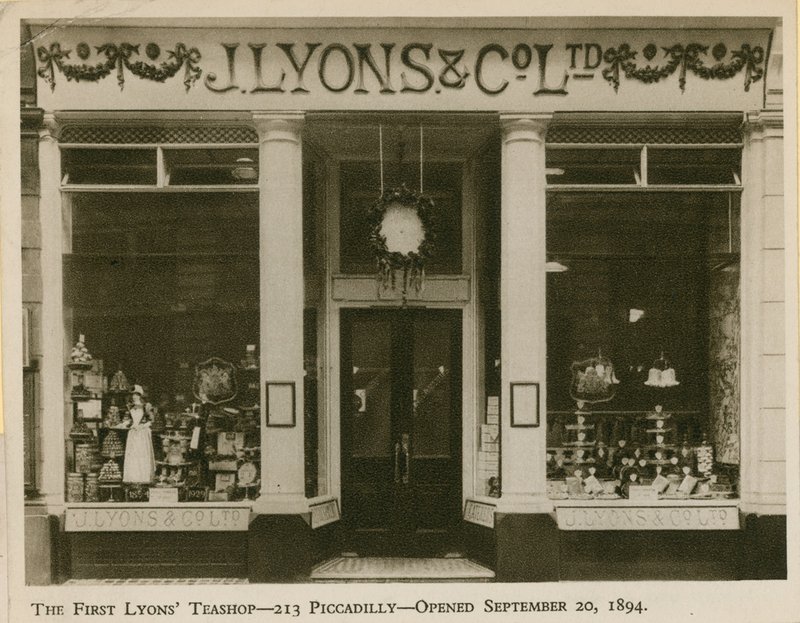 Das erste Lyons Teashop von English Photographer