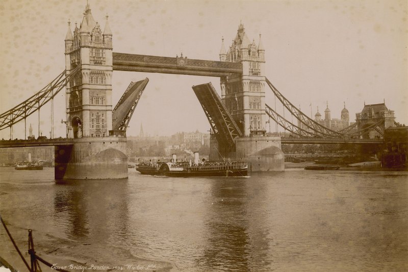 Tower Bridge, London von English Photographer