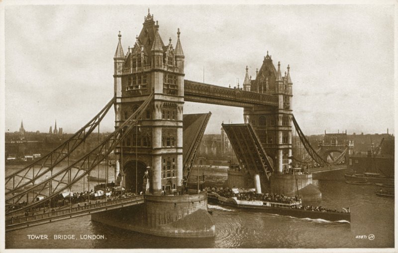 Tower Bridge, London von English Photographer
