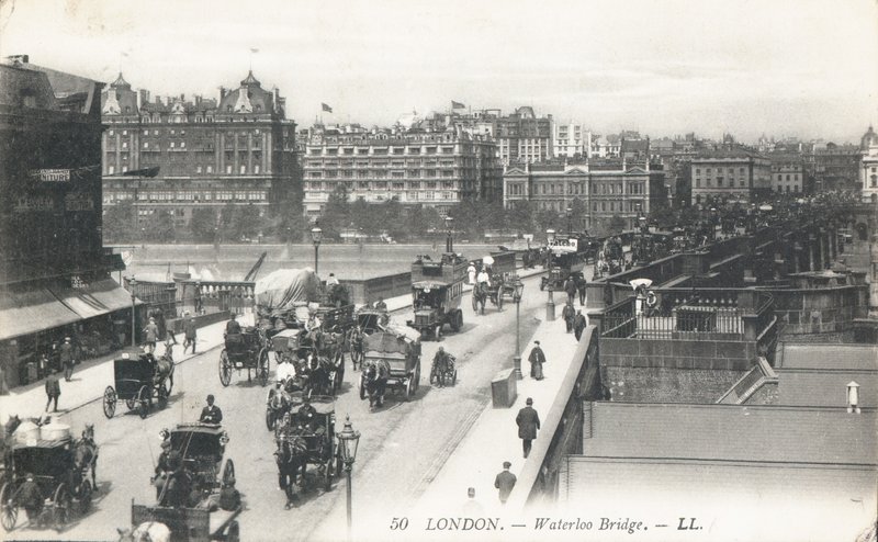 Verkehr über die Waterloo Bridge von English Photographer