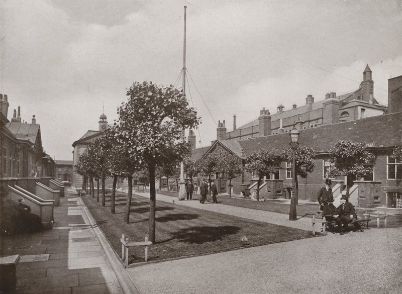 Trinity Hospital, Mile End Road von English Photographer