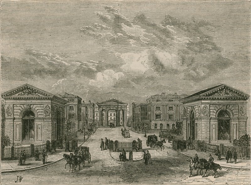 Eingang zum Euston Square Bahnhof von English School