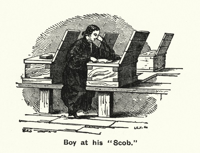 Winchester College: Junge an seinem "Scob" von English School