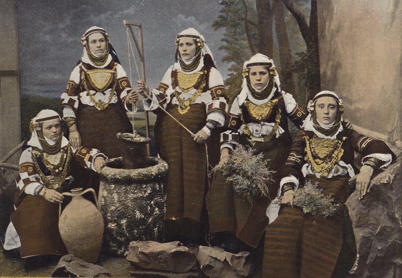Gruppe bulgarischer Frauen von European Photographer