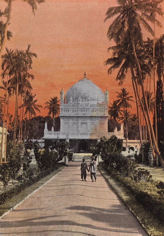Mysore, Gräber von Tippo Saib und Hyder Ali von European Photographer