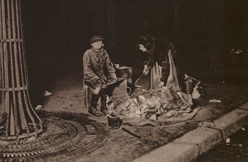 Paris: Lumpensammler von European Photographer